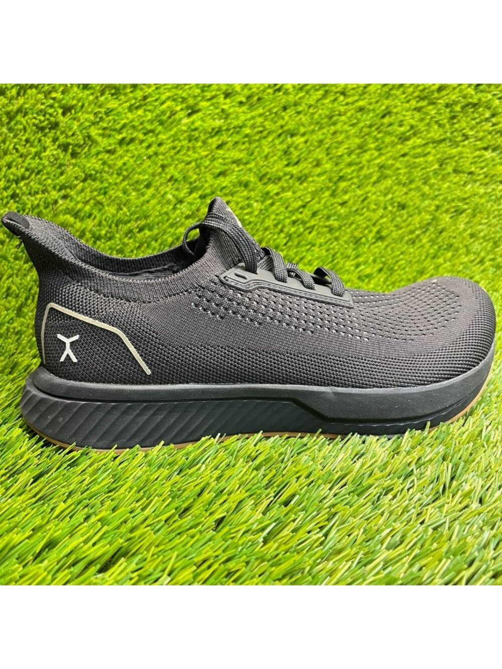 Flux Footwear Adapt Runner Black Gum Womens Size 7.5 Athletic Shoes Sneakers